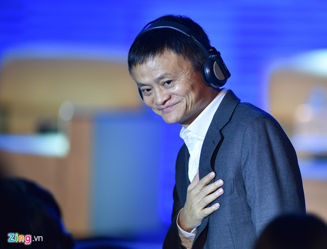 Tỷ phú Jack Ma trò chuyện với doanh nhân tại Hà Nội